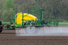 Herbicide Application PulvePreLevee2.jpg